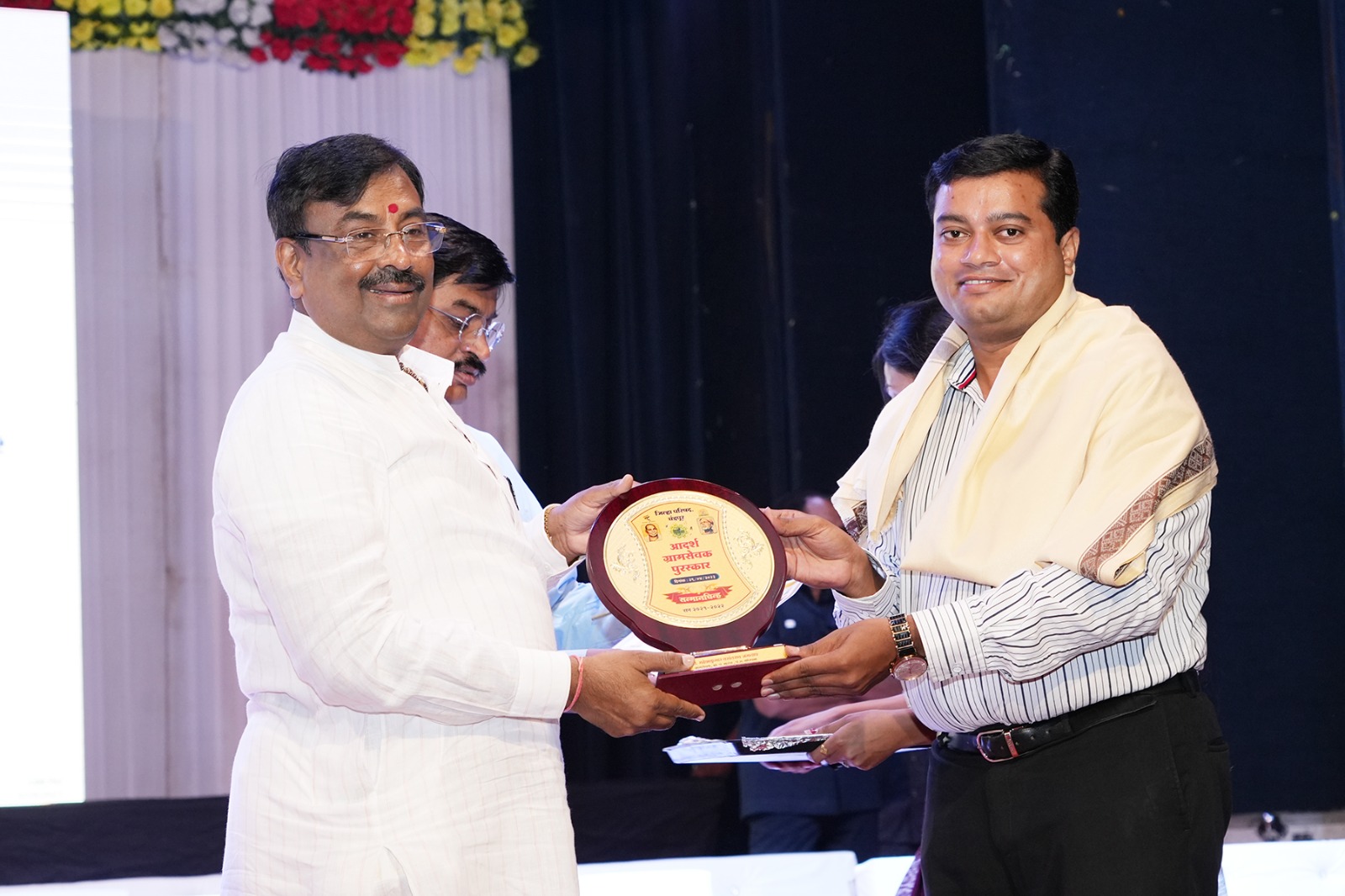 नारंडा चे ग्रामसेवक महेश कुमार जगताप आदर्श ग्रामसेवक पुरस्काराने सन्मानीत