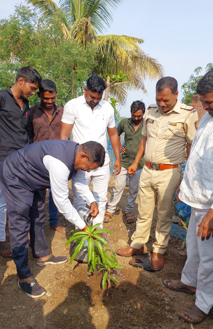 *तिस वर्षाच्या नोकरीत पहिल्यांदाच अस काही पाहिले…वरिष्ठ पोलीस निरीक्षक डी.एस.पवार*