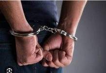 📰 डॉ. आकाश जिवणे यांना जातीवाचक शिवीगाळ व जीवे मारण्याची धमकी; देरकर बंधूंविरुद्ध गुन्हा दाखल