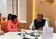 राजुरा मतदारसंघातील विविध प्रश्नांवर महसूलमंत्री बावनकुळे यांच्याशी चर्चा