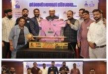 कला, मैत्री आणि क्रिकेटचा जल्लोष! “रंगकर्मी क्रिकेट लीग”च्या ट्रॉफी व टी-शर्टचे दिमाखदार अनावरण